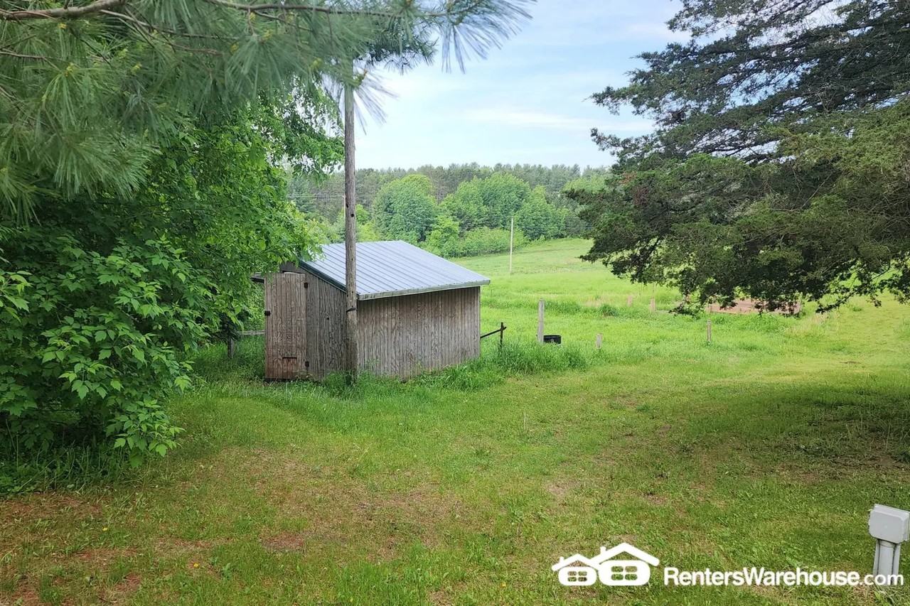 708 220th Ave - Photo 2 of 40