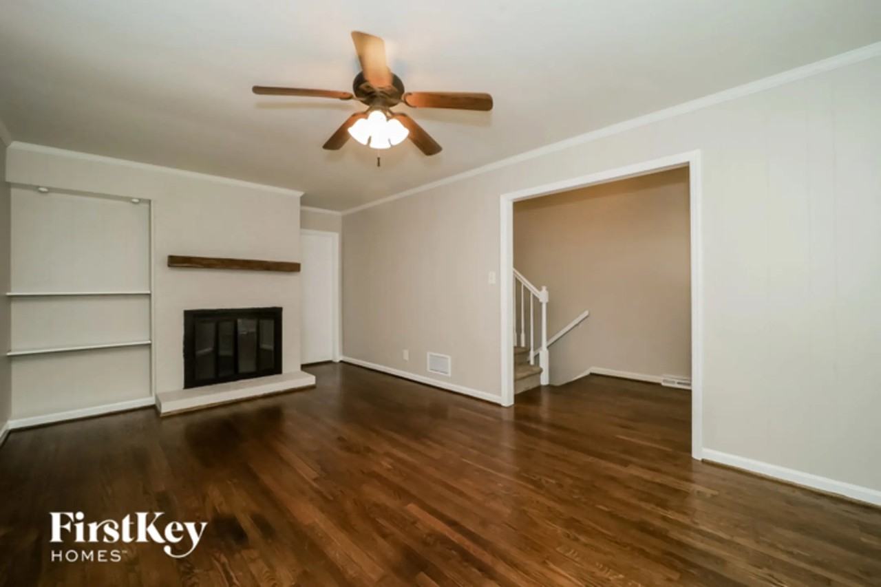 2706 Northampton Dr - Photo 2 of 12