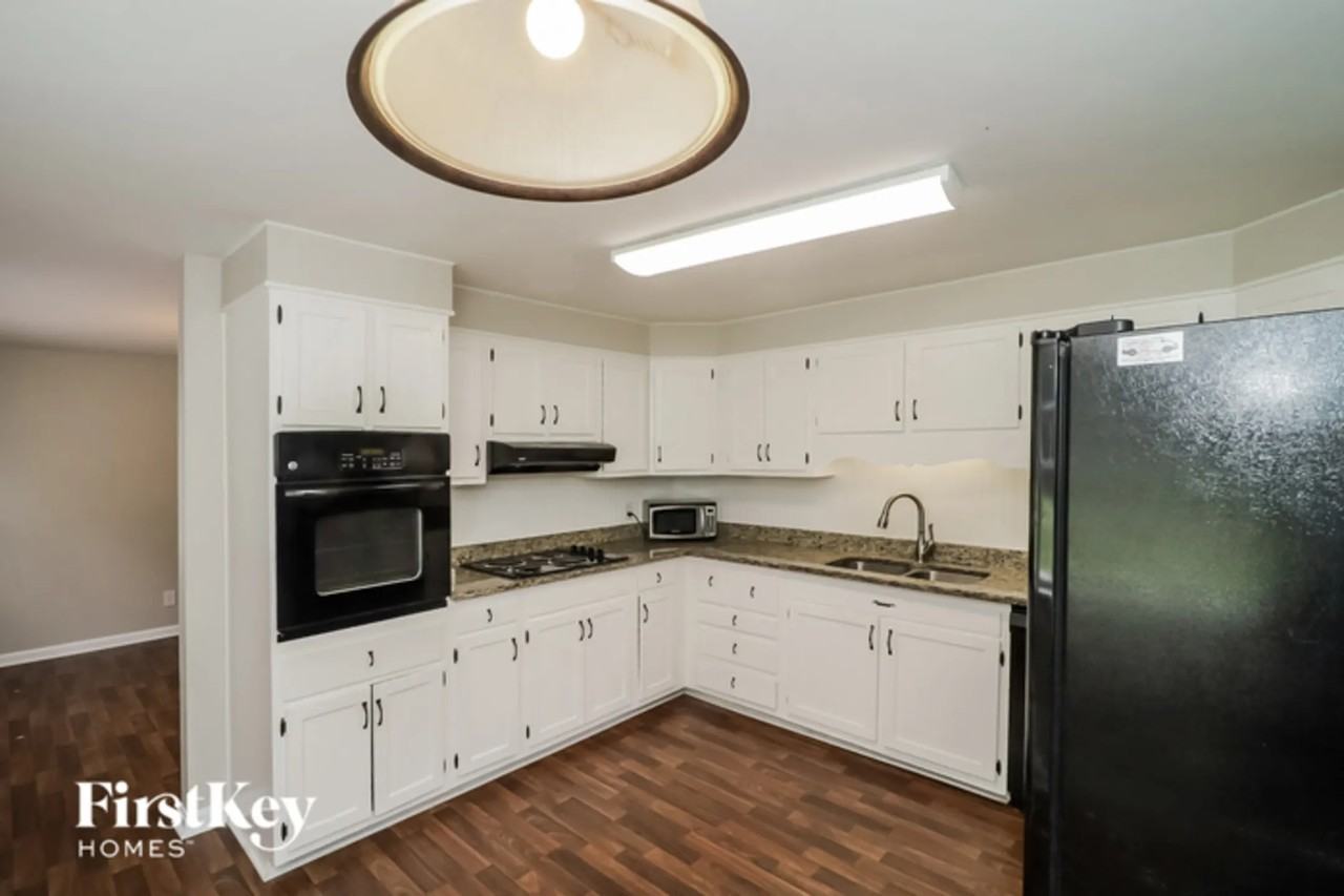 2706 Northampton Dr - Photo 3 of 12