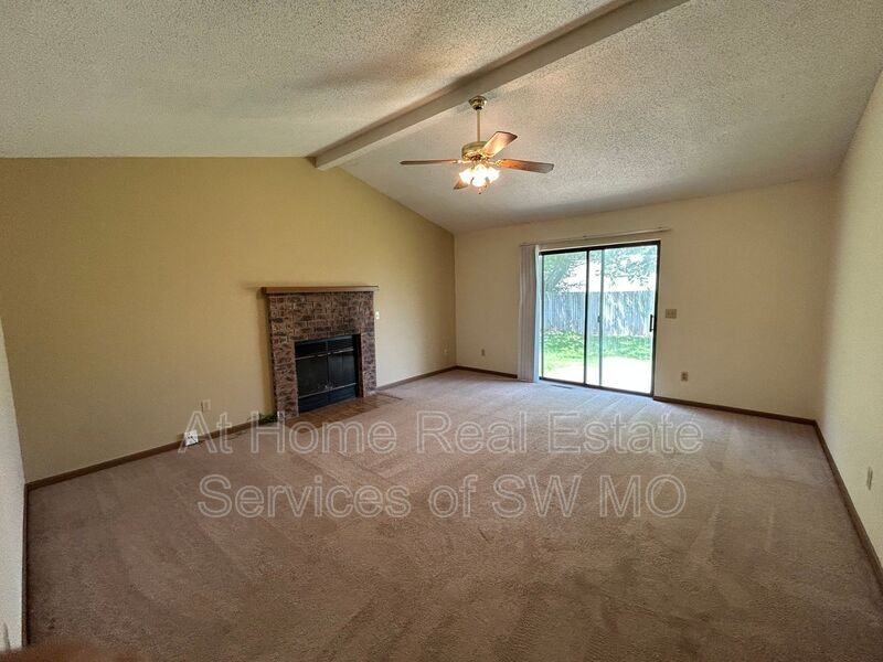 3385 S Moreland Ct Apt A - Photo 3 of 9