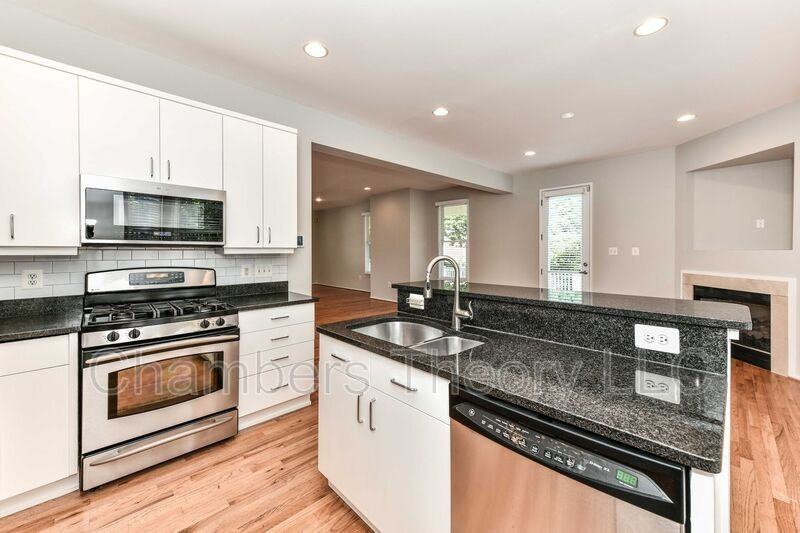 2015 N Pollard St - Photo 3 of 38