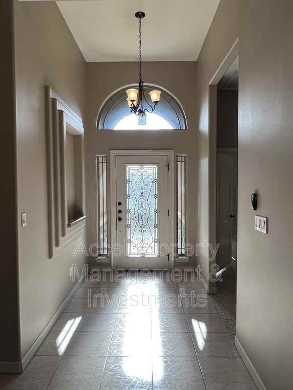 4829 N 47th St - Photo 2 of 22