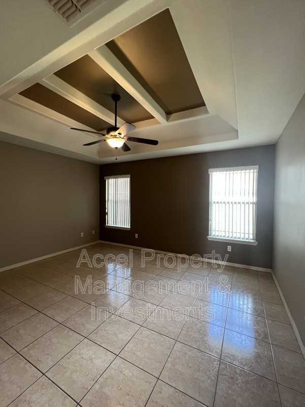 4829 N 47th St - Photo 7 of 22