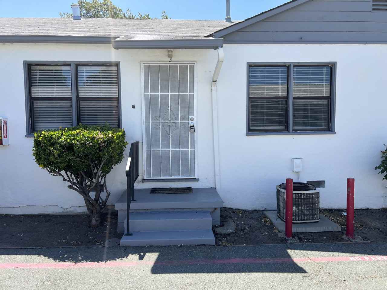 318 Lawton St - Photo 2 of 9