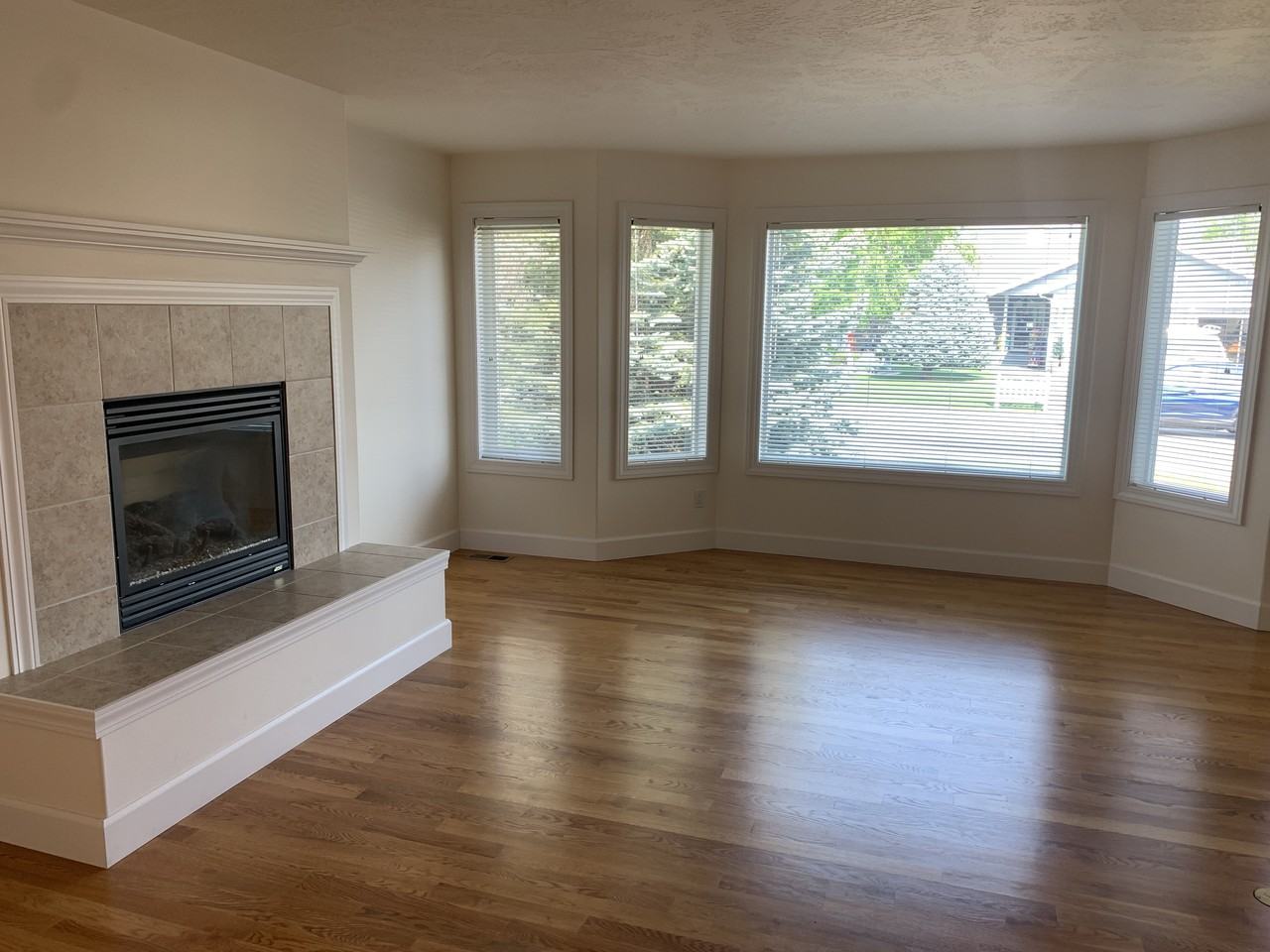 209 W Nicklaus Ave - Photo 4 of 33