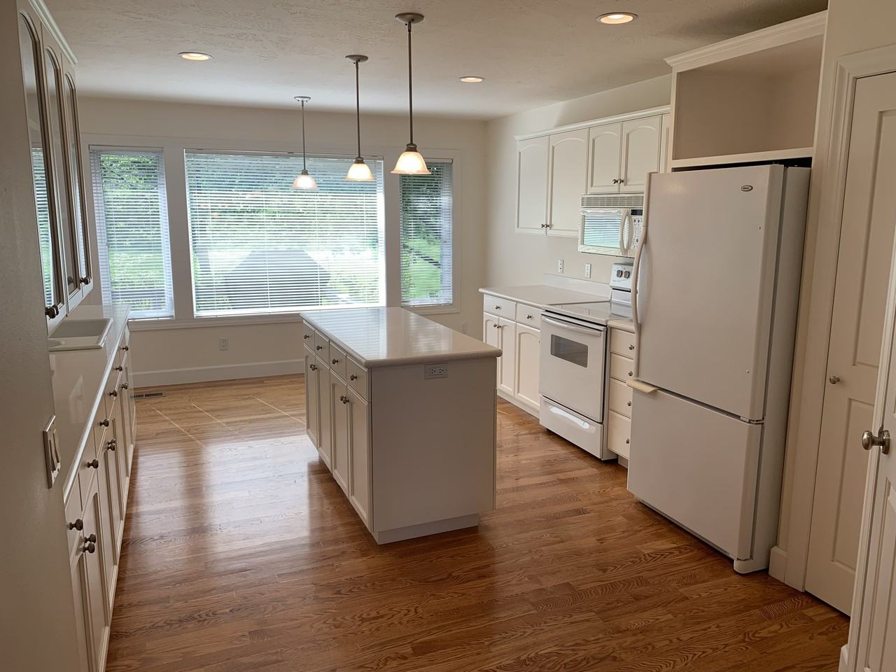 209 W Nicklaus Ave - Photo 7 of 33