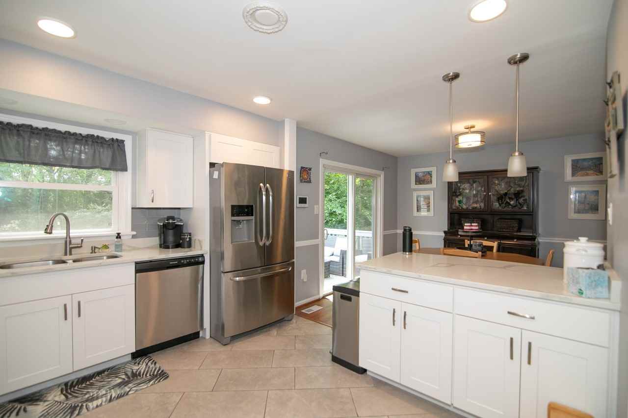 12511 Lindy Ln - Photo 2 of 50