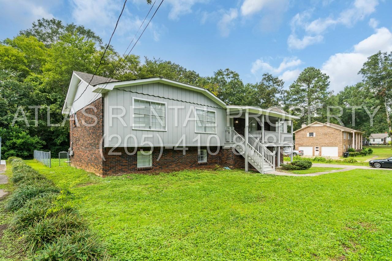 1024 Minor St - Photo 2 of 38