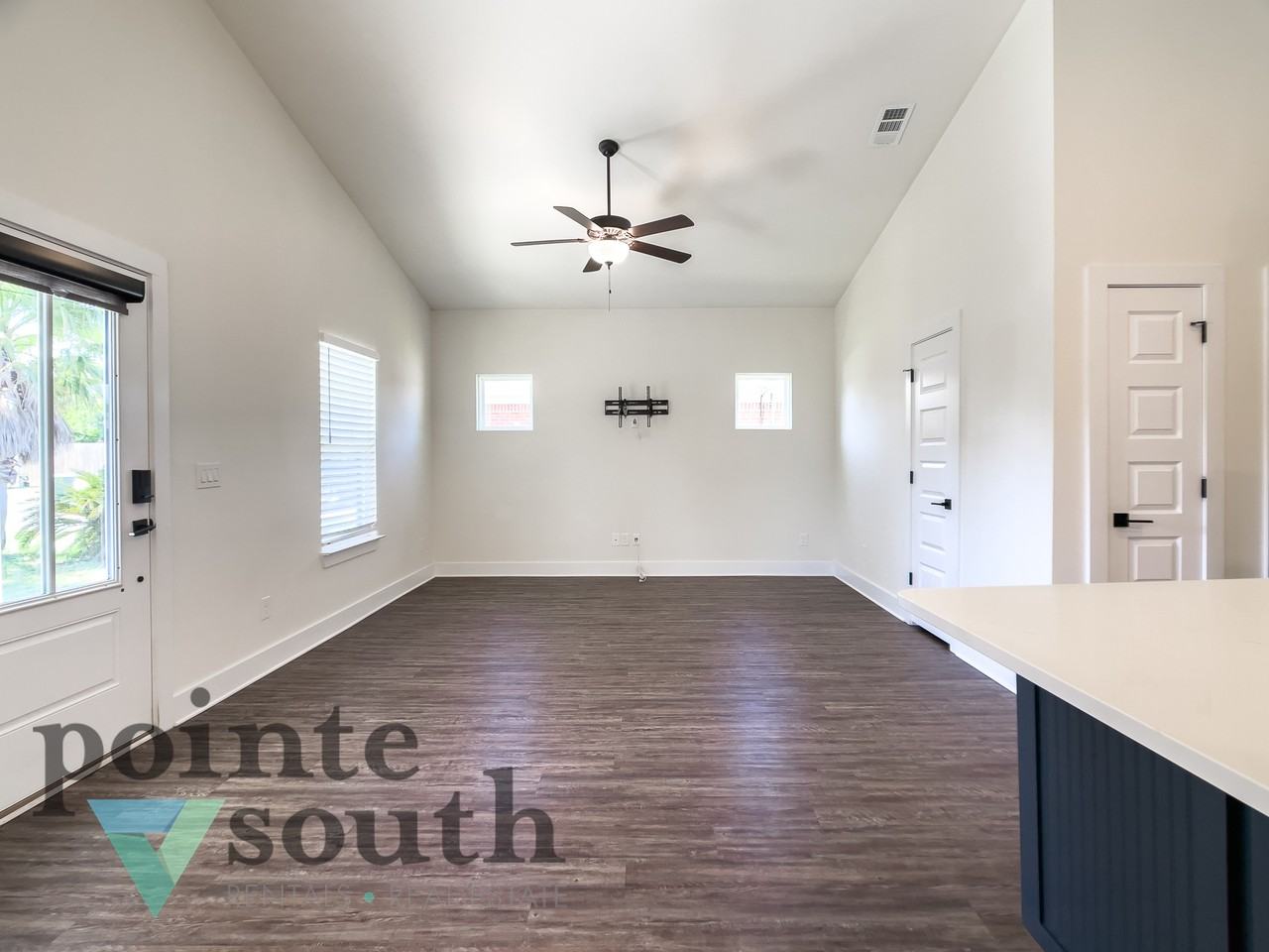 5404 Arrowhead Rd - Photo 3 of 21