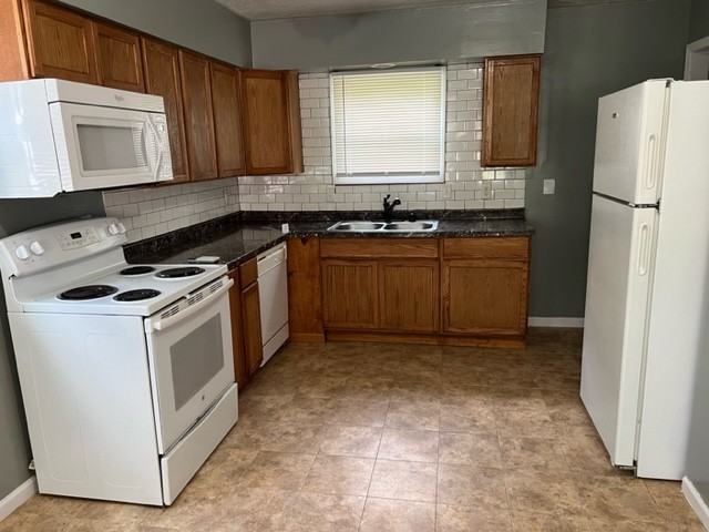 2721 S Glenwood Ave - Photo 2 of 7