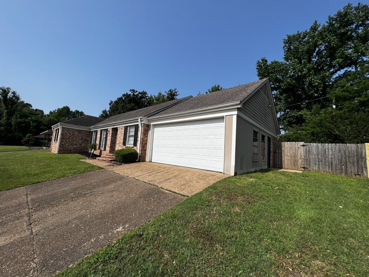 3057 Darby St - Photo 2 of 28
