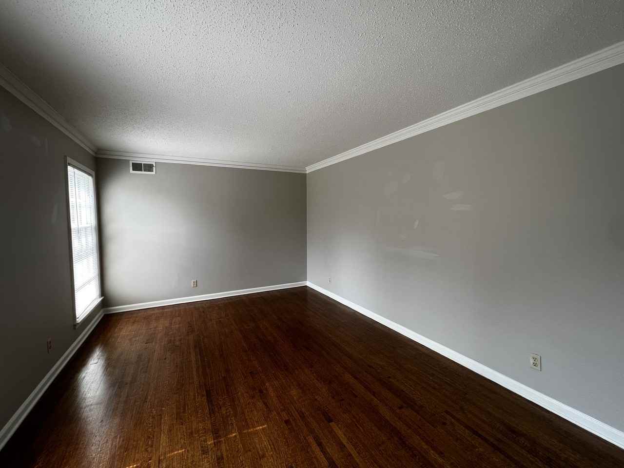 3057 Darby St - Photo 3 of 28