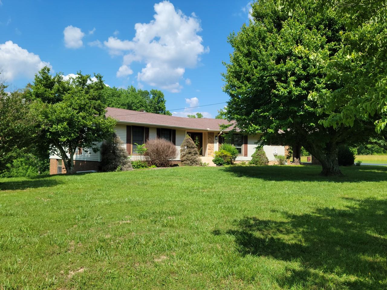 2202 Union Hill Rd - Photo 3 of 36