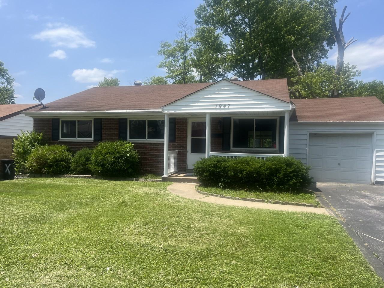 1947 Brown Rd - Photo 2 of 43