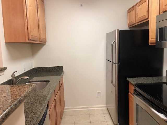 3175 Summit Square Dr #E11 - Photo 4 of 10