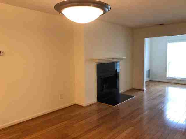 3175 Summit Square Dr #E11 - Photo 6 of 10