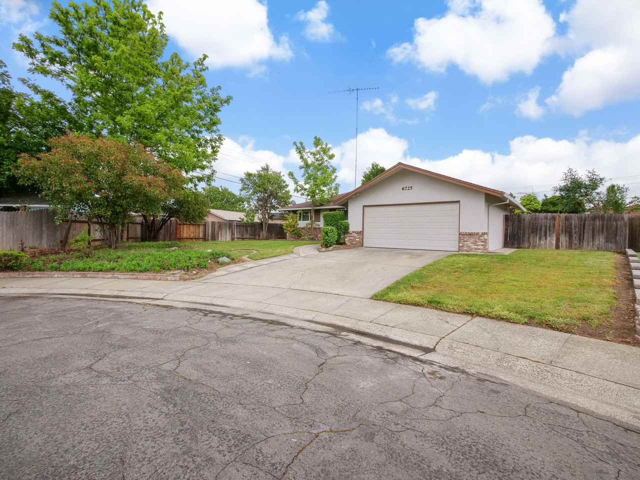 6725 23rd St - Photo 2 of 38