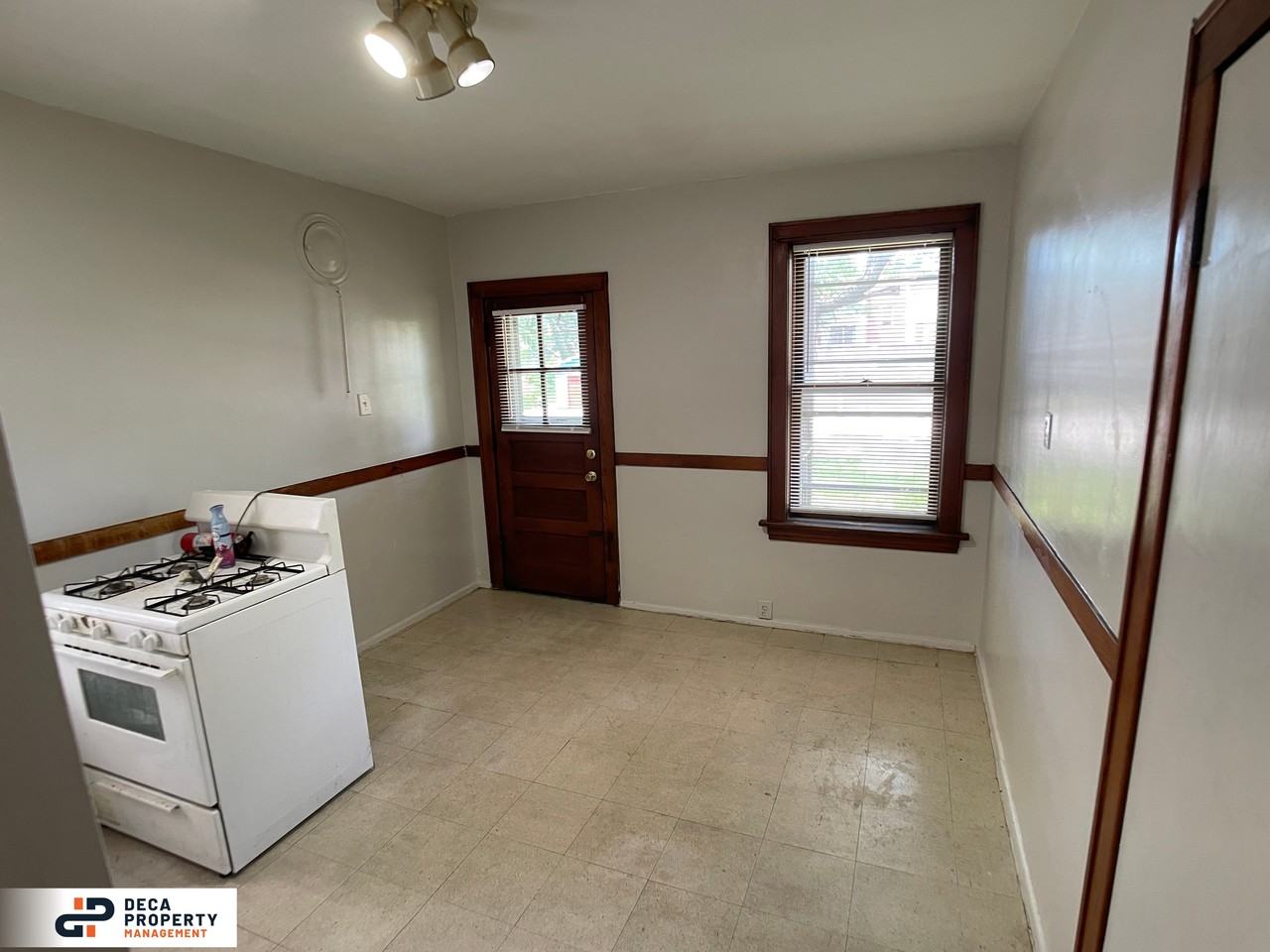 3833 Dunnica Ave - Photo 3 of 10