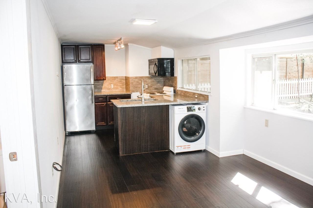 701 Keasbey St. - Photo 2 of 12