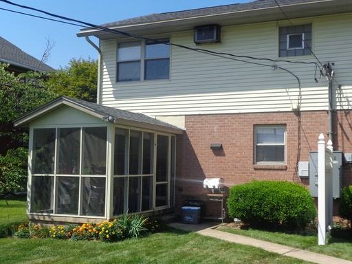 342 E Water St - Photo 3 of 6