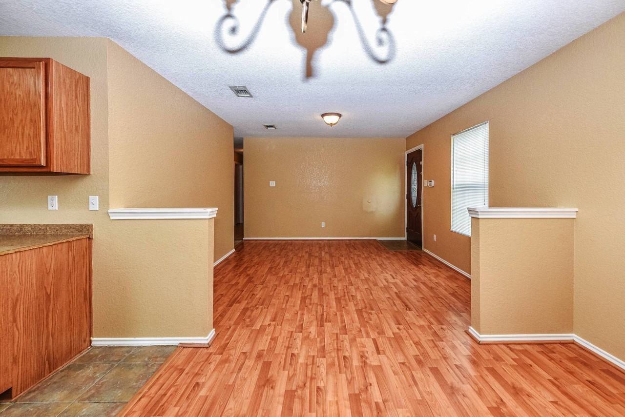 2409 Gallop Dr - Photo 5 of 16