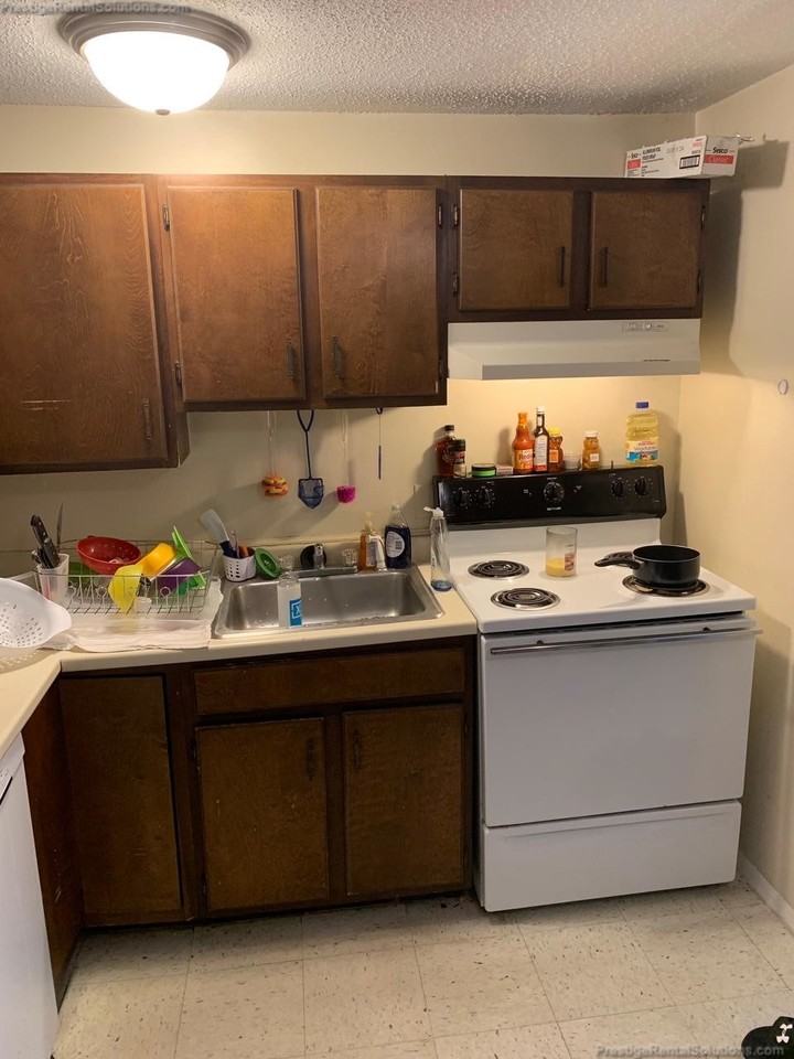 Dinan Dr #13 - Photo 3 of 12