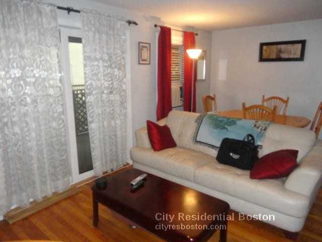153 W 6th St #1 - Photo 3 of 15