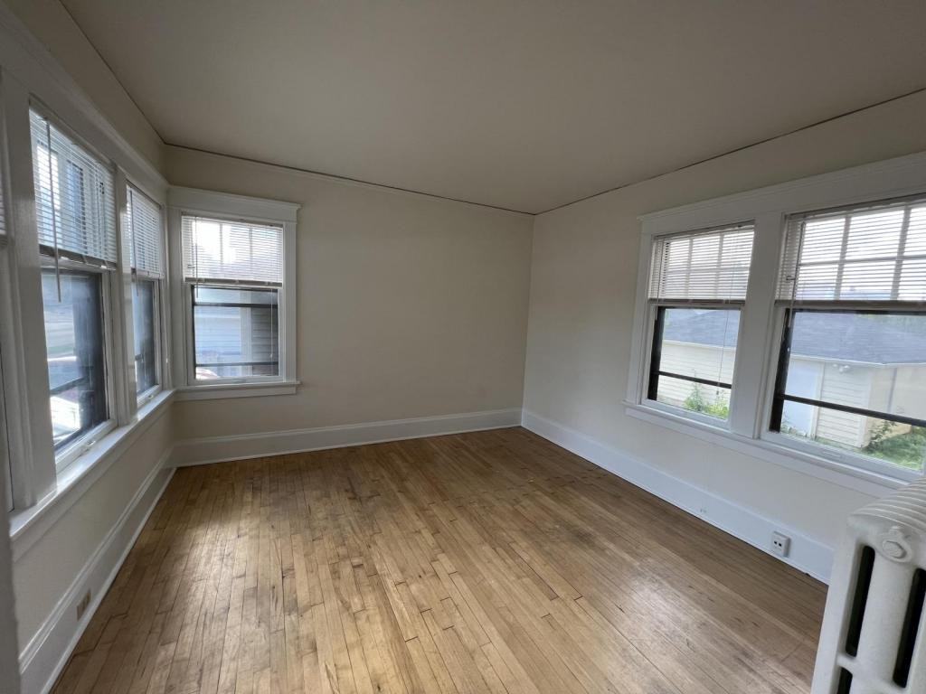 1820 E Hartford Ave - Photo 2 of 9