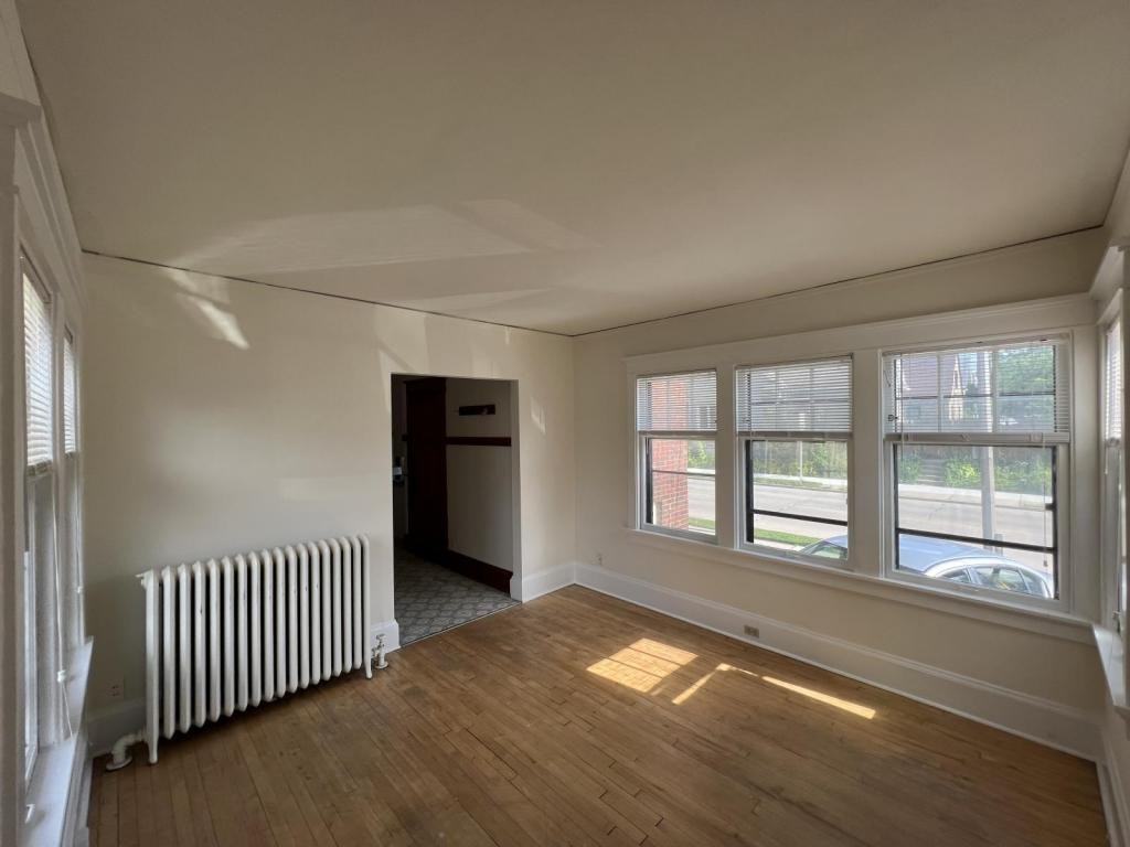 1820 E Hartford Ave - Photo 3 of 9