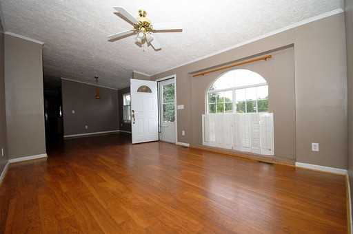 4715 Moye Cir - Photo 3 of 16