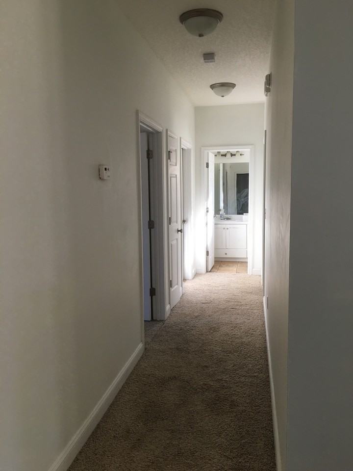 17 Gracie Ln #1 - Photo 5 of 10