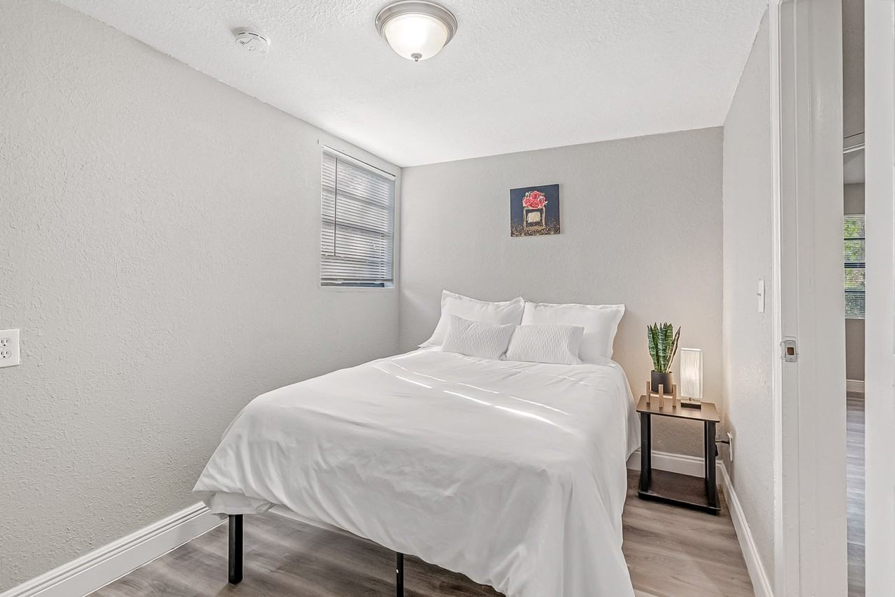 N 15th St - Photo 7 of 11