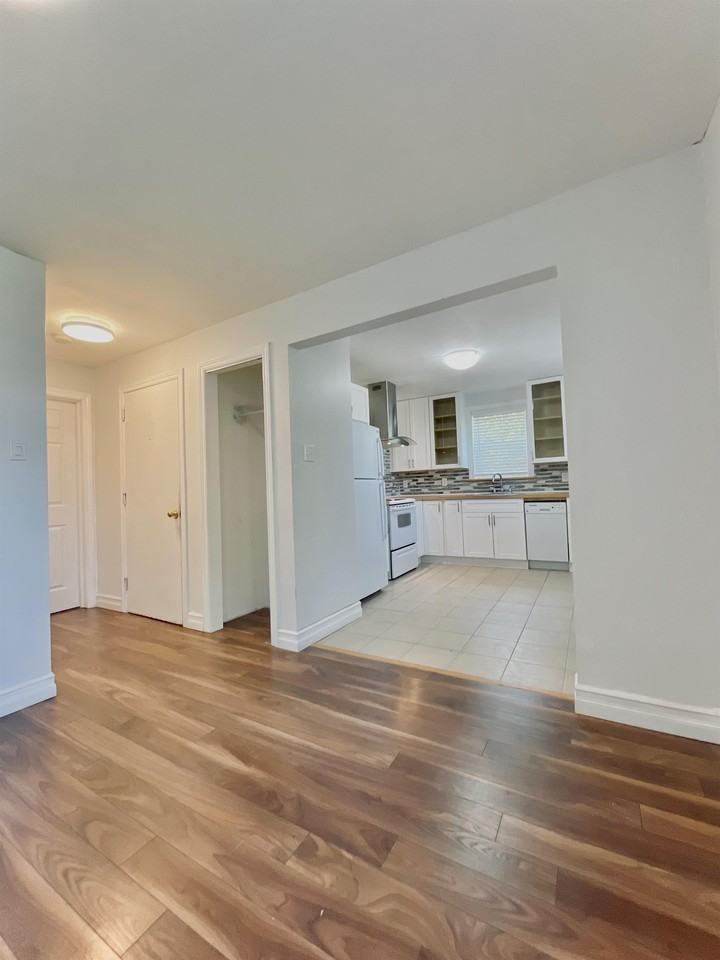 429 York St #2 - Photo 2 of 8