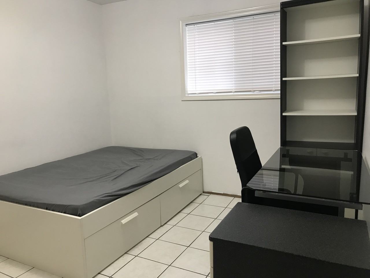 2555 North Road - Photo 2 of 3