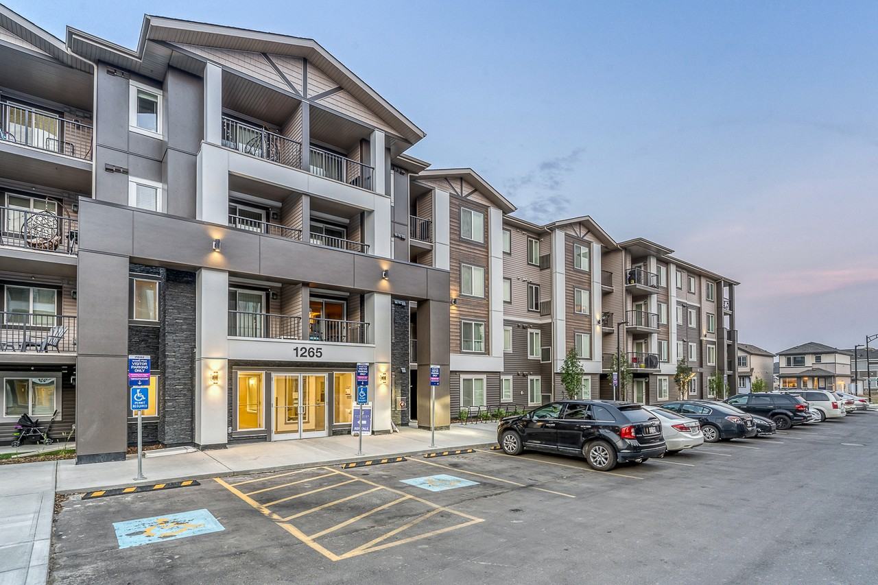 Maple Crest Apartments 2701 Maple Way Nw, Edmonton, AB T6T 2P3 Zumper