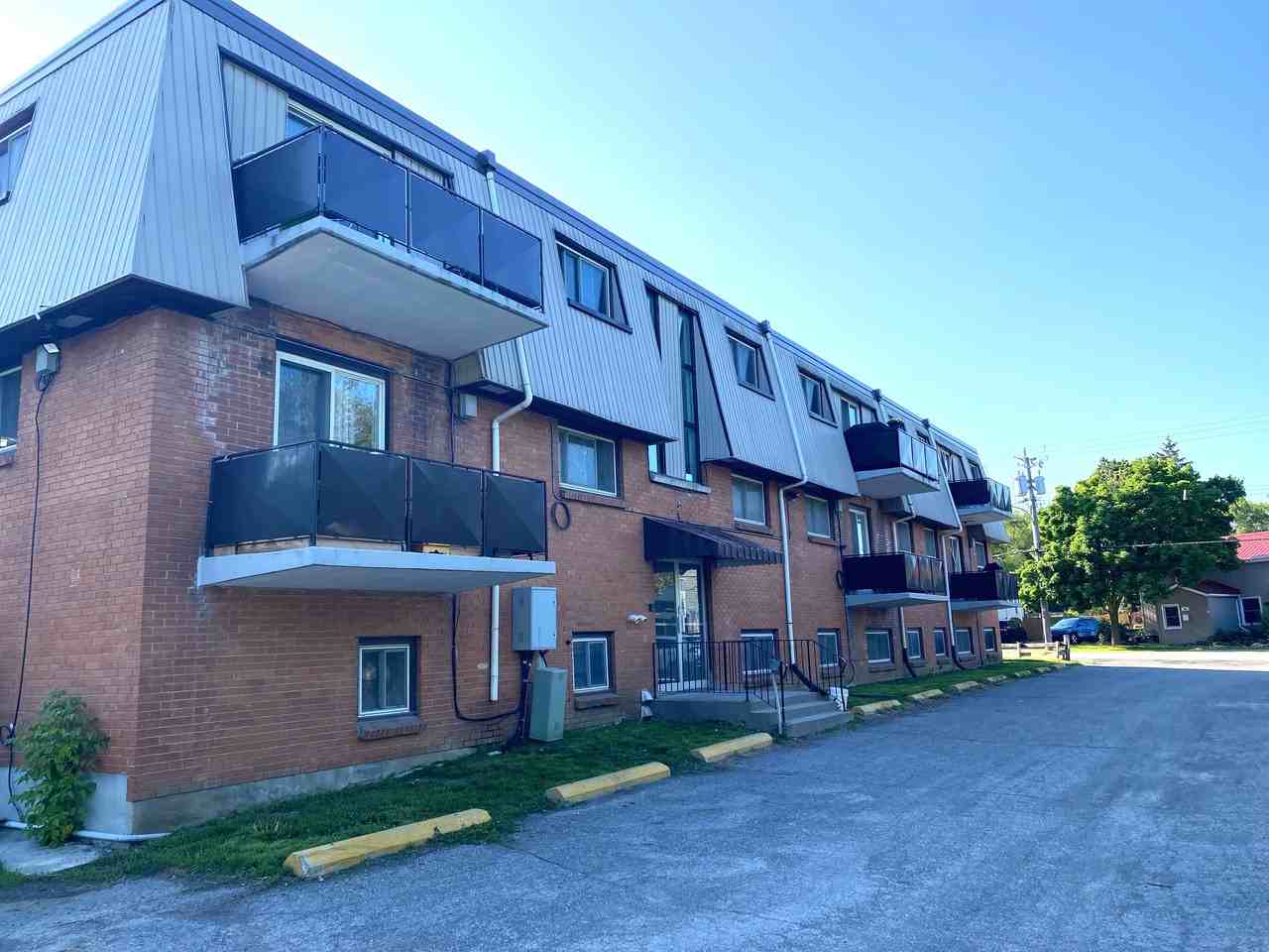 37 Benjamin St Apartments in West Belleville, Belleville, ON K8P 1P6
