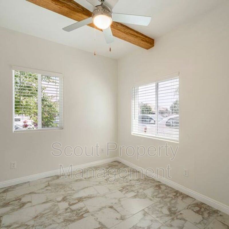 4643 Cove St - Photo 2 of 18