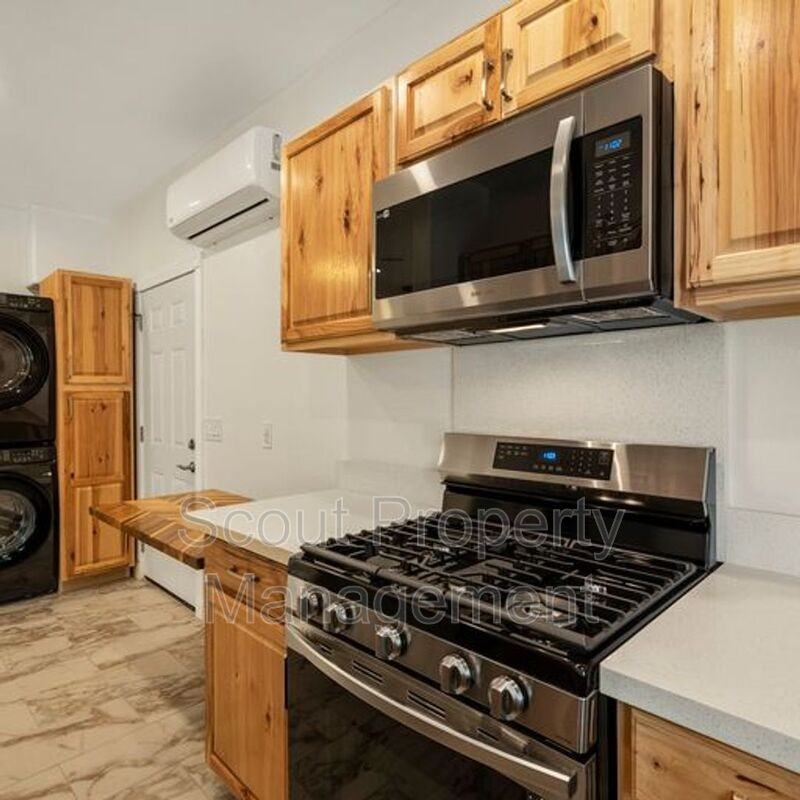 4643 Cove St - Photo 7 of 18