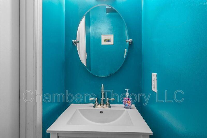 1275 Oates St Ne - Photo 4 of 40