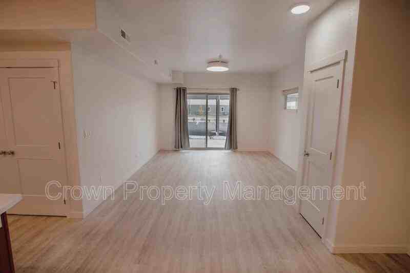 202 Sawyer Ln - Photo 3 of 50