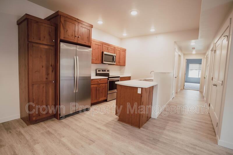 202 Sawyer Ln - Photo 4 of 50