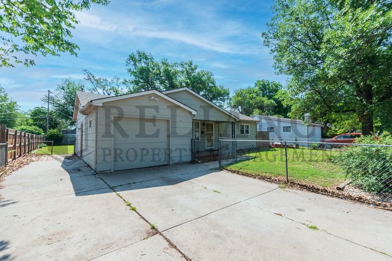 2322 S Vine St - Photo 2 of 21