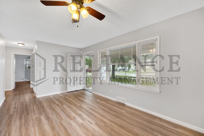 2322 S Vine St - Photo 3 of 21