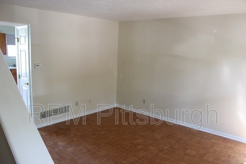 3219 Ward St - Photo 3 of 15