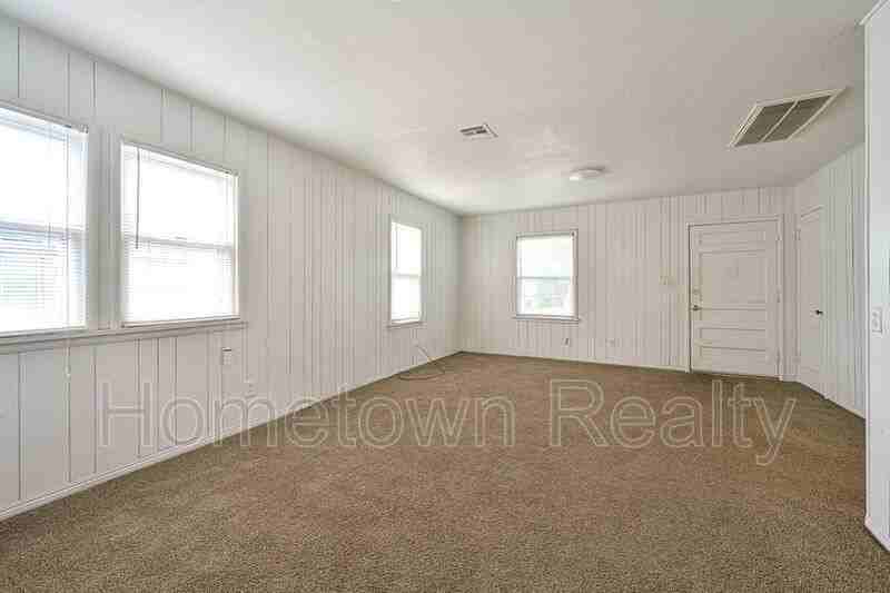 2604 Ne 21st St - Photo 5 of 19