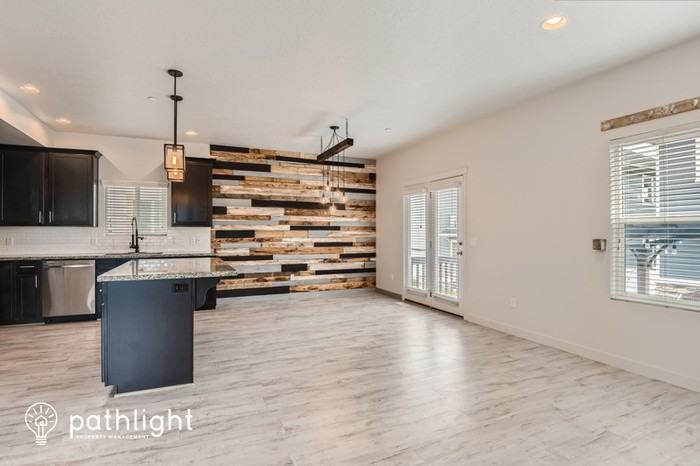 1204 E Roma Dr - Photo 3 of 22