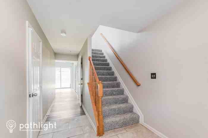 7502 Oakpost Ct - Photo 3 of 19
