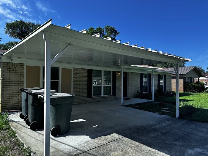 1013 Woodbury Pl - Photo 3 of 38