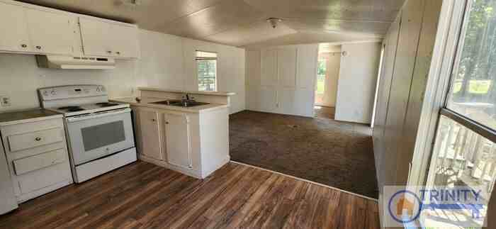 311 Dutchess Rd - Photo 3 of 10