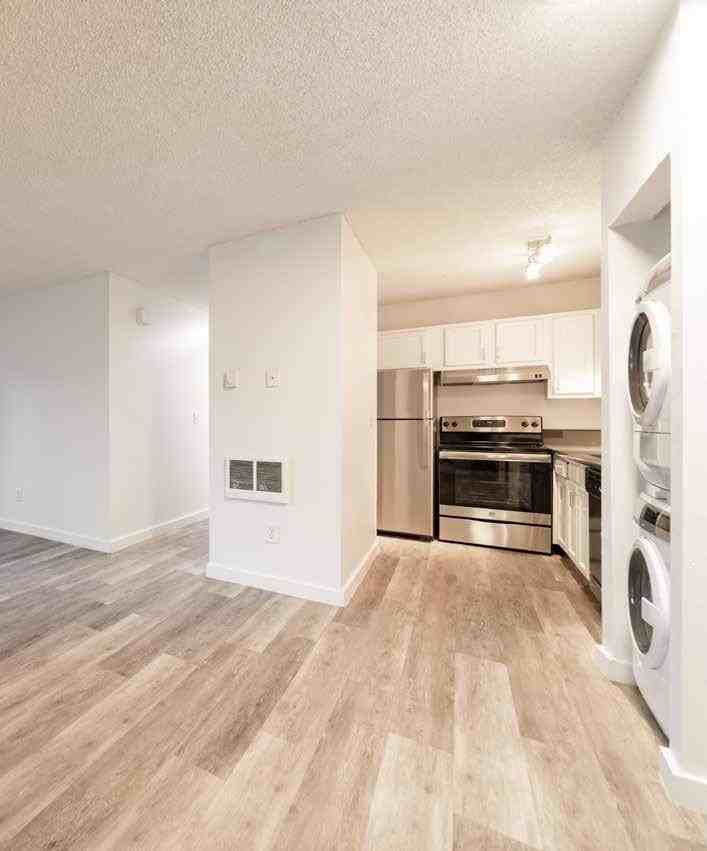 Parker Apartments - Photo 5 of 19